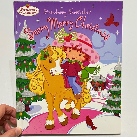 Vintage 2003 Strawberry Shortcake's Berry Merry Christmas Book with Hard Cover - Picture 1 of 15